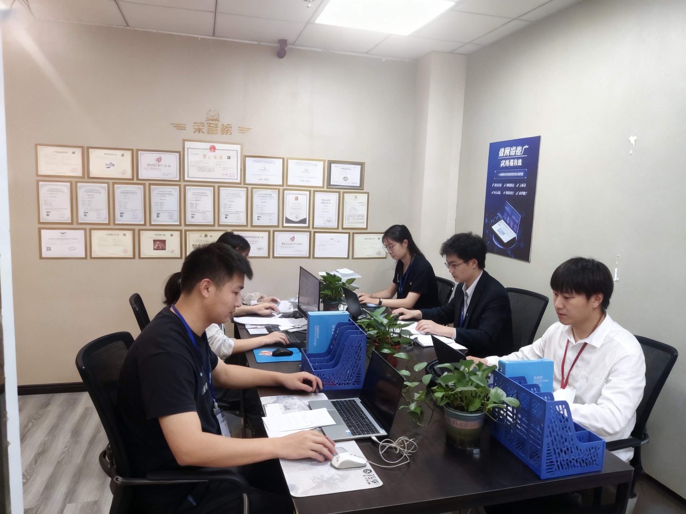 公司实拍：团队协作场景示意